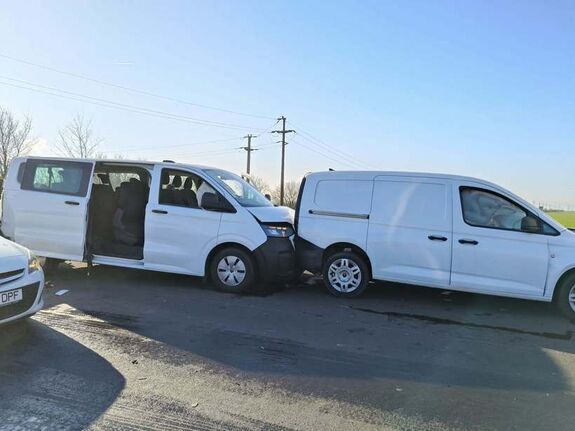 Négy jármű koccant a körgyűrűn – Tizennyolc személy, köztük hét gyermek érintett