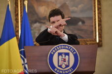 Nicușor Dan elnök felfüggesztését kéri szenátorok és parlamenti képviselők egy csoportja