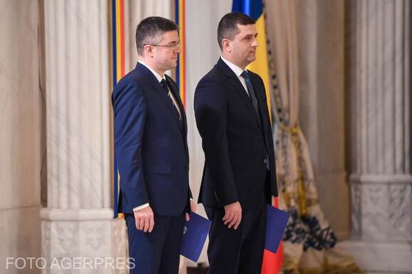 Hivatalos: letették az esküt az új miniszterek