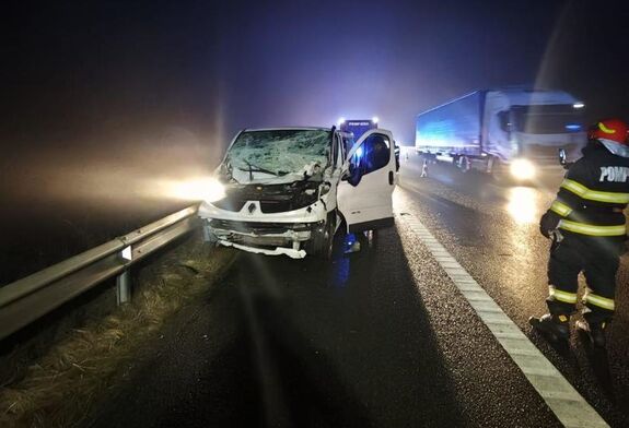 FRISSÍTVE – Utánfutós járművek ütköztek – Négyen megsérültek, köztük két kisgyermek