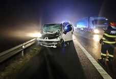 FRISSÍTVE – Utánfutós járművek ütköztek – Négyen megsérültek, köztük két kisgyermek