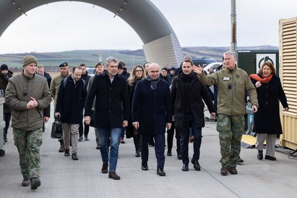 Az aranyosgyéresi légi támaszpontra látogatott a román és a holland kormányfő