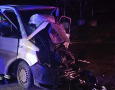 Kamion és személygépkocsi ütközött, két fiatal életét vesztette