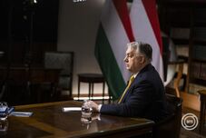 Orbán Viktor: 2026-ban arra kérek mandátumot, hogy kimaradjunk az európai háborúból