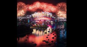 Káprázatos tűzijátékkal ünnepelték a szilvesztert az ausztrálok