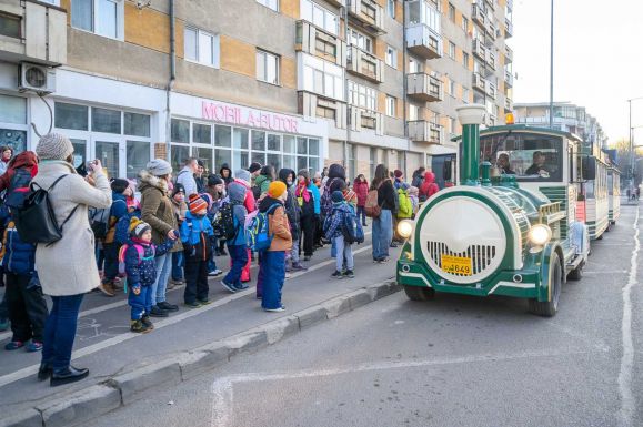 Kalandvonattal utaztatják a lábbuszozó sepsiszentgyörgyi diákokat