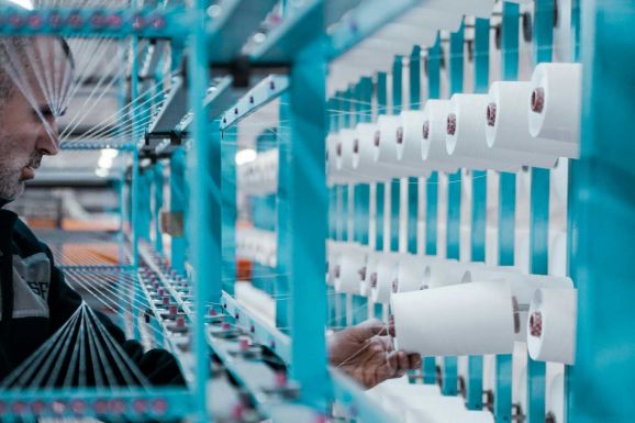 Elárverezik a több mint 50 éves textilgyárat