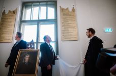 Marosvásárhely: Emléktábla-avatással emlékeztek Bolyai Farkasra