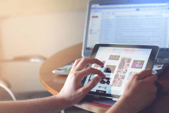 Biztonságos internet napja: előadásokat tartottak a Hargita megyei iskolásoknak