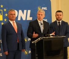 A liberálisok „megvédik” a kormányt