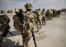 Katonákat küldene Ukrajnába a brit miniszterelnök