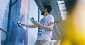 Szerelemre ébredtem mindazzal, amit nem láthattam – Lucian Hrisav kiállítása az Új Kriterion Galériában