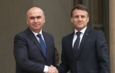 Vigaszdíj: fogadta Macron a román államfőt (VIDEÓ)