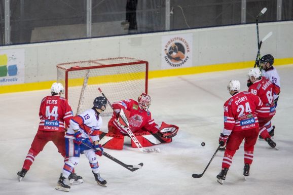 Jégkorong: A Brassó és a Gyergyói Hoki Klub küzd meg egymással a kupáért