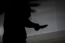 Az utcán késeltek halálra egy 11 éves kislányt Hollandiában