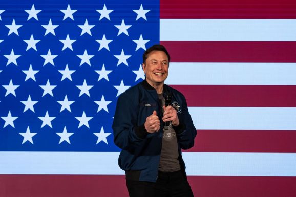 Elon Musk zsarnoknak nevezte a román alkotmánybíróság elnökét