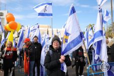 Szívszorító: izraeli túszok földi maradványai kerültek haza – egy édesanya és két kisgyereke