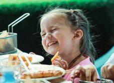 Közel 1500 tanintézetben lesz Egészséges étkezés