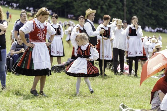 A jövő nemzedék éve: ezek az idei nemzetpolitikai programok és támogatások