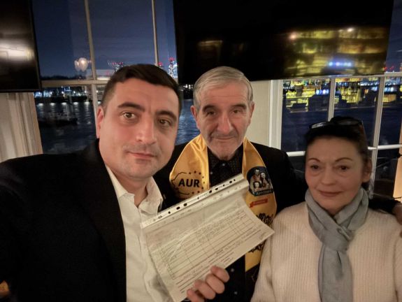 Simion meghívta Romániába Elon Muskot 