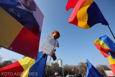 AUR: a nemzeti kisebbségeknek tisztelniük kell a román nemzetet