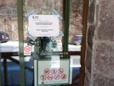 Bezárattak egy homoródfürdői éttermet, miután három bukaresti család rosszul lett