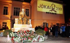 Hogyan indult a legnagyobb mesemondónk 200. születésnapján a számára örök ihletet adó szülővárosában a Jókai-emlékév?