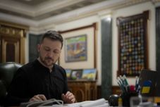 Zelenszkij kész lemondani a békéért vagy a NATO-tagságért