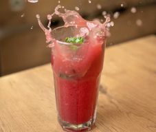 Ideiglenesen leállítja a jéggépeit a gyorsétterem-lánc – felmerült a gyanú, hogy veszélyes baktériumokkal fertőződtek