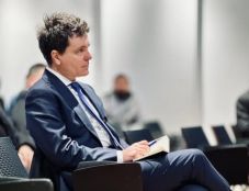 Magabiztos Nicușor Dan: esélyes a második fordulóra az AtlasIntel kutatása alapján