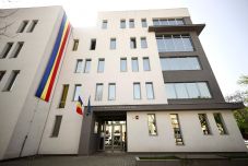 Kinevezték az új prefektusokat és alprefektusokat – magyarok is vannak köztük