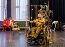 Bodrogi Gyula kerekesszékben tért vissza a színpadra