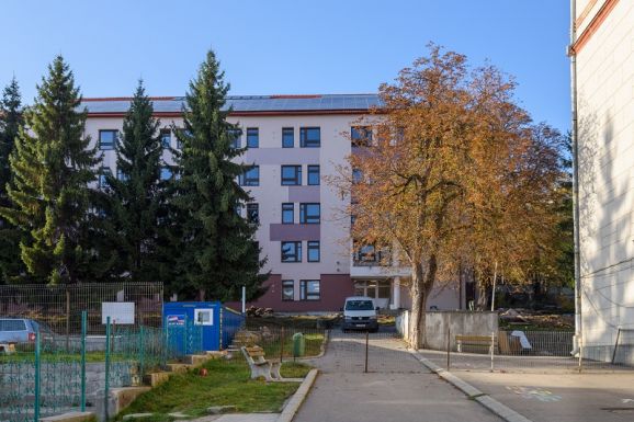 Patthelyzet: nem találják a megoldást egy sepsiszentgyörgyi iskola botrányos felújítására