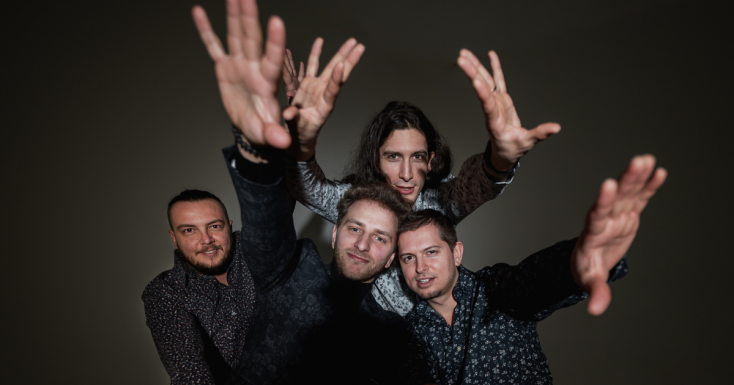 Ennyi: megjelent A Csajod zenekar második nagylemeze