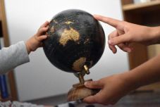 Határellenőrzés nélkül? Így utazhatnak a gyerekek külföldre