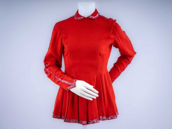 Műkorcsolya-ruházat a hónap tárgya a Csíki Székely Múzeumban