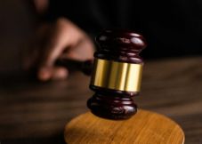 Elítélték a szerzetest, aki megerőszakolt két gyereket