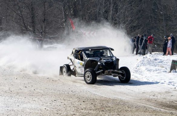 Téli hegyi-autósversenyt tartottak Kommandón