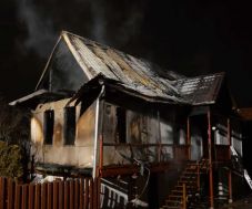 Leégett egy családi ház Kászonújfaluban – Te is segíthetsz az újrakezdésben