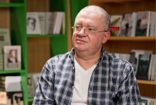 Mi fér bele egy könyvbe? Lövétei Lázár Lászlóval beszélgettünk