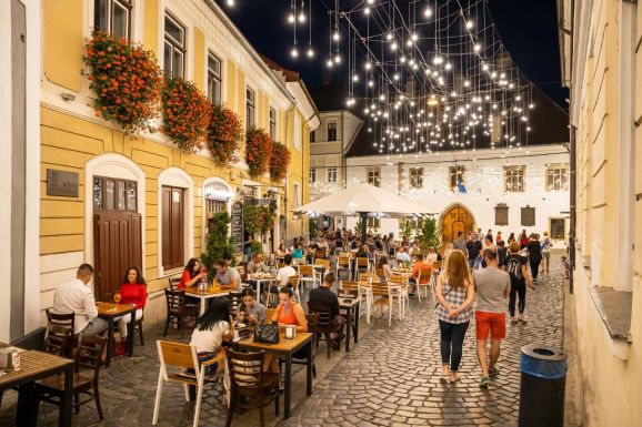 Fehér könyv: Kolozsvárnak jelentős turisztikai vonzereje van 