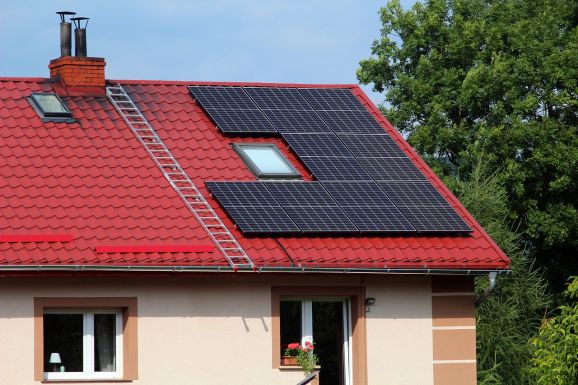 Tízezer marosvásárhelyi lakos pályázhat ingyenes napelemekre