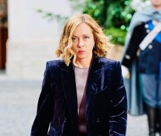 Ügyészi vizsgálat indult az olasz kormányfő ellen