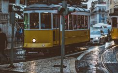 Irányíthatatlanná vált a villamos (VIDEÓ)