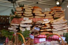 Első alkalommal hirdetnek szalonnamustrát Székelyföldön