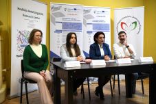 A nyelvi akadálymentesítésért dolgoznak három ország három megyéjében