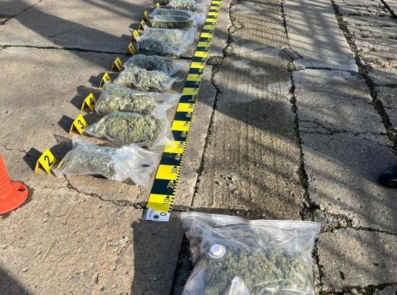 Kannabiszt rendeltek Spanyolországból futárszolgálattal, elkapták őket