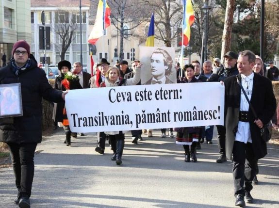 Megint az úzvölgyi temetőben jártak Târnoveanuék