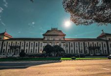 Elkezdődött a csíkszeredai városháza felújítása