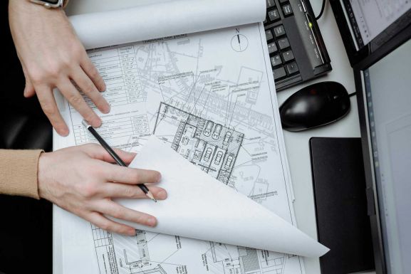 A törvényszéken akadályozták meg a váradiak az utcaszálesítést 